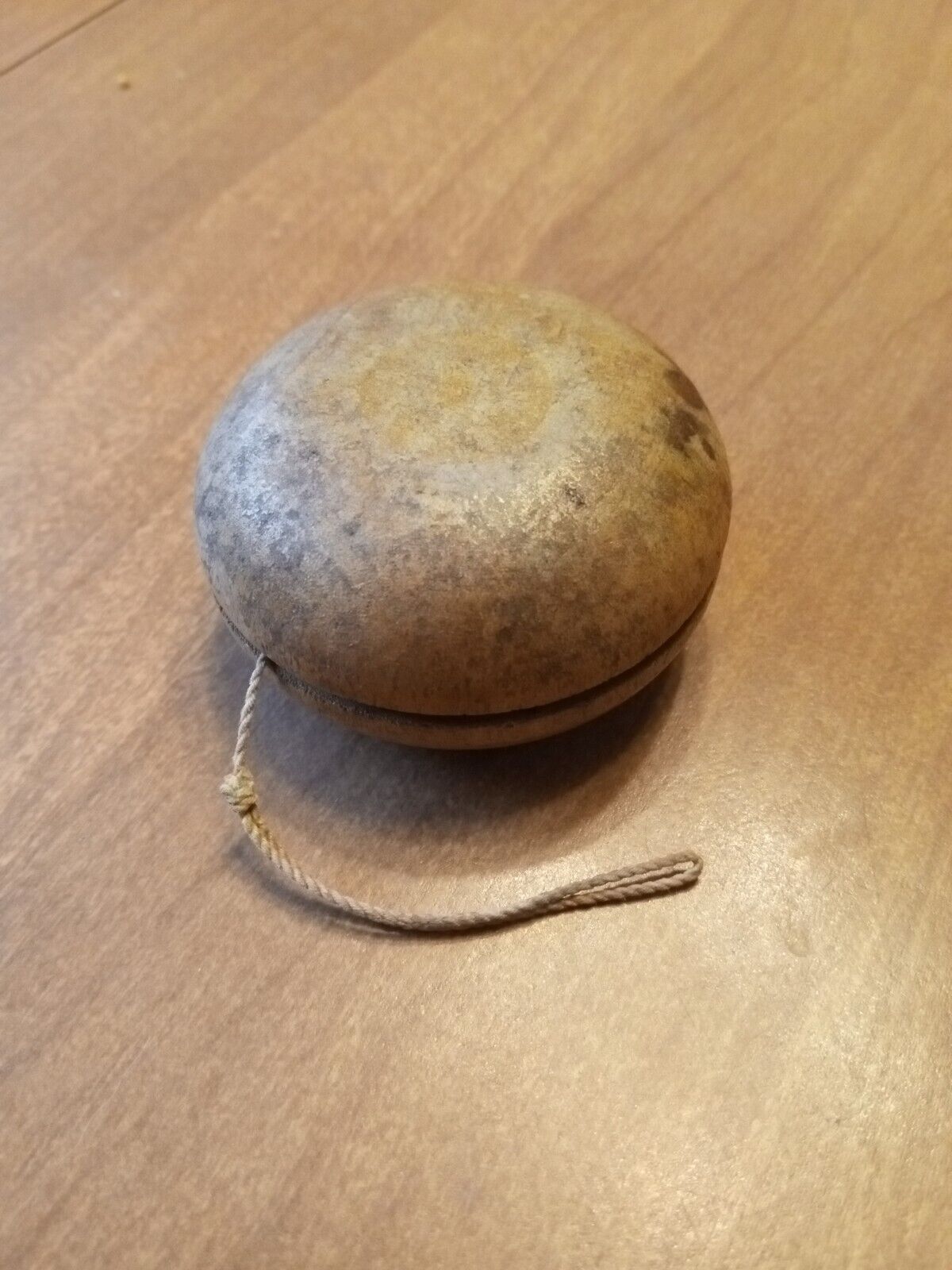 Vintage Wooden Yo-yo Very Old Still Works Great!